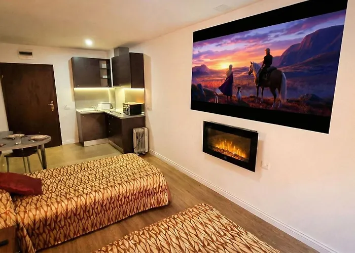 Mountain Paradise 2 - Quiet Cosy - Balcony, Wifi アパート *