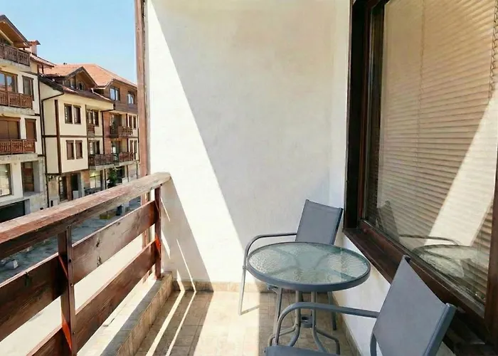 Mountain Paradise 2 - Quiet Cosy - Balcony, Wifi アパート