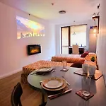 Daire Mountain Paradise 2 - Quiet Cosy - Balcony, Wifi Bansko