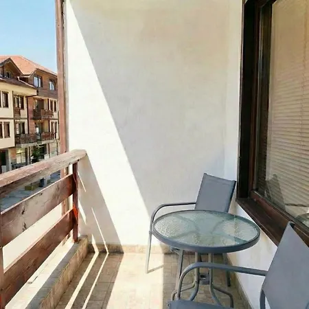 Mountain Paradise 2 - Quiet Cosy - Balcony, Wifi Daire